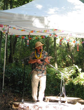 Ukulele dick at the Tiki King luau